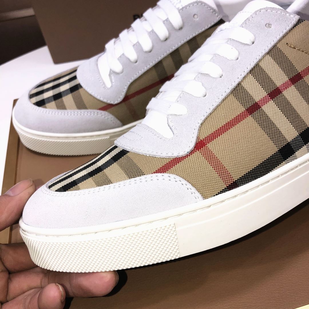 Burberry Low Shoes